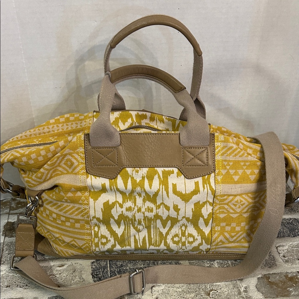 TOMS Weekender Medium Duffel Bag Gold Green Stripes Ikat Pattern Shoulder Strap - Picture 7 of 15